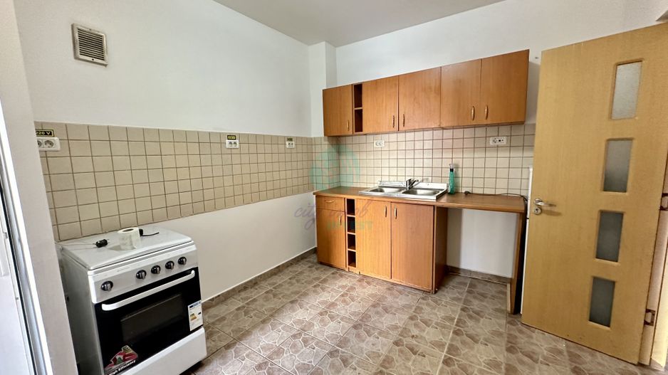 Casa construita in 2008 zona VATRA LUMINOASA - Poză 11