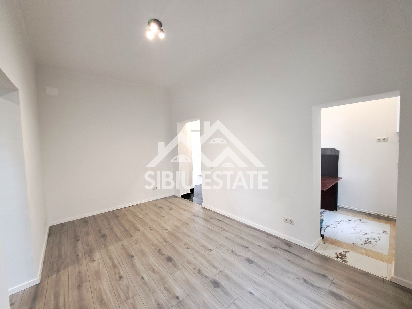 Birouri de inchiriat, confort optimizat, Sibiu central - Poză 8