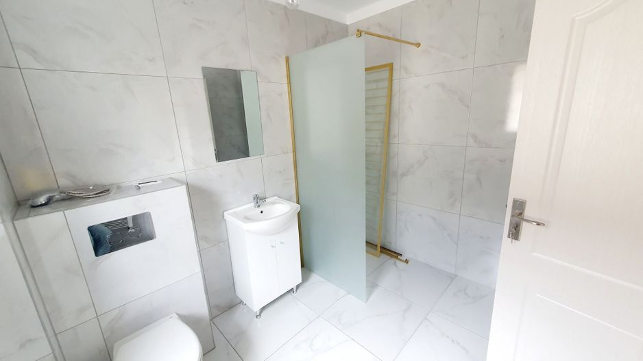 Casa de închiriat: Cartier privat, zona lacurilor Crevedia Buftea. - Poză 6