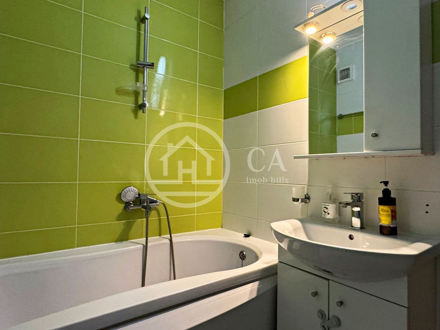 Apartament de închiriat cu 3 camere în zona PRIMA NUFARUL, Oradea - Poză 10