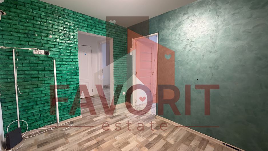 Etaj intermediar. Bloc izolat. Bucatarie inchisa - Poză 8