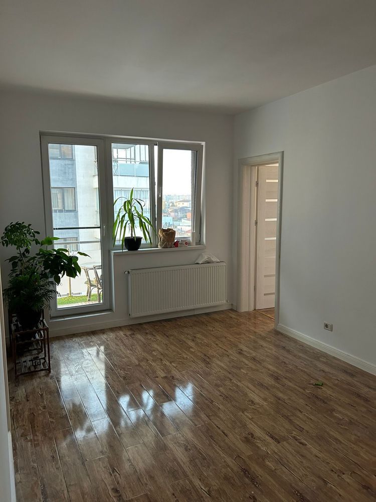 Apartament cu 2 camere semidecomandat la vanzare - Poză 5