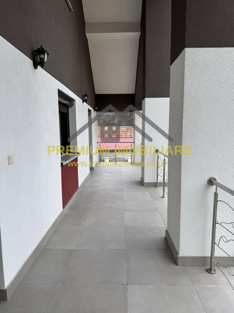 Vila la 13 km de Onesti - Poză 18