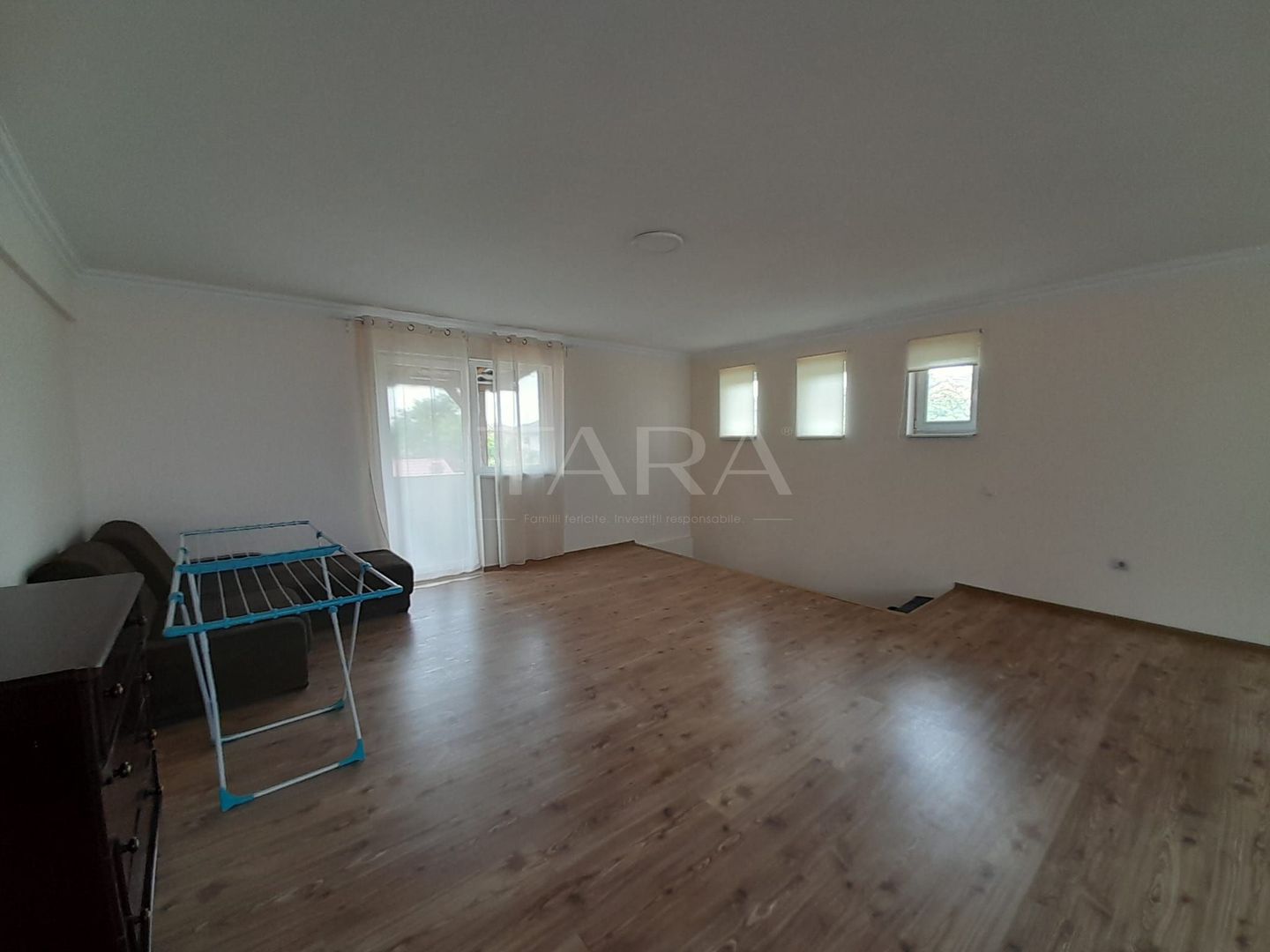 Casă spațioasă, teren generos– Câmpenești - Poză 7