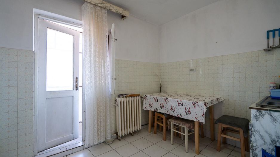 APARTAMENT CU 3 CAMERE DECOMANDAT ZONA ROGERIUS - Poză 4