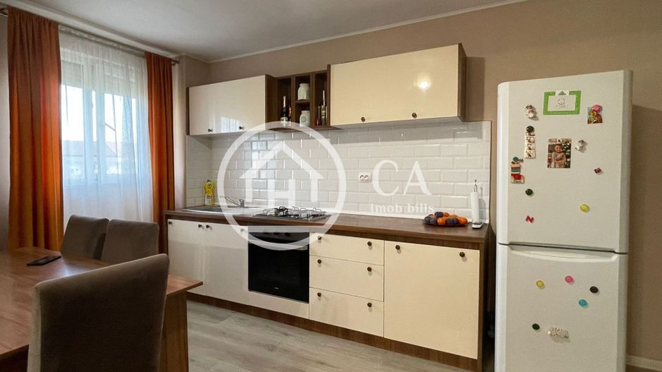 Apartament de vânzare cu 3 camere în zona Rogerius, Oradea - Poză 5