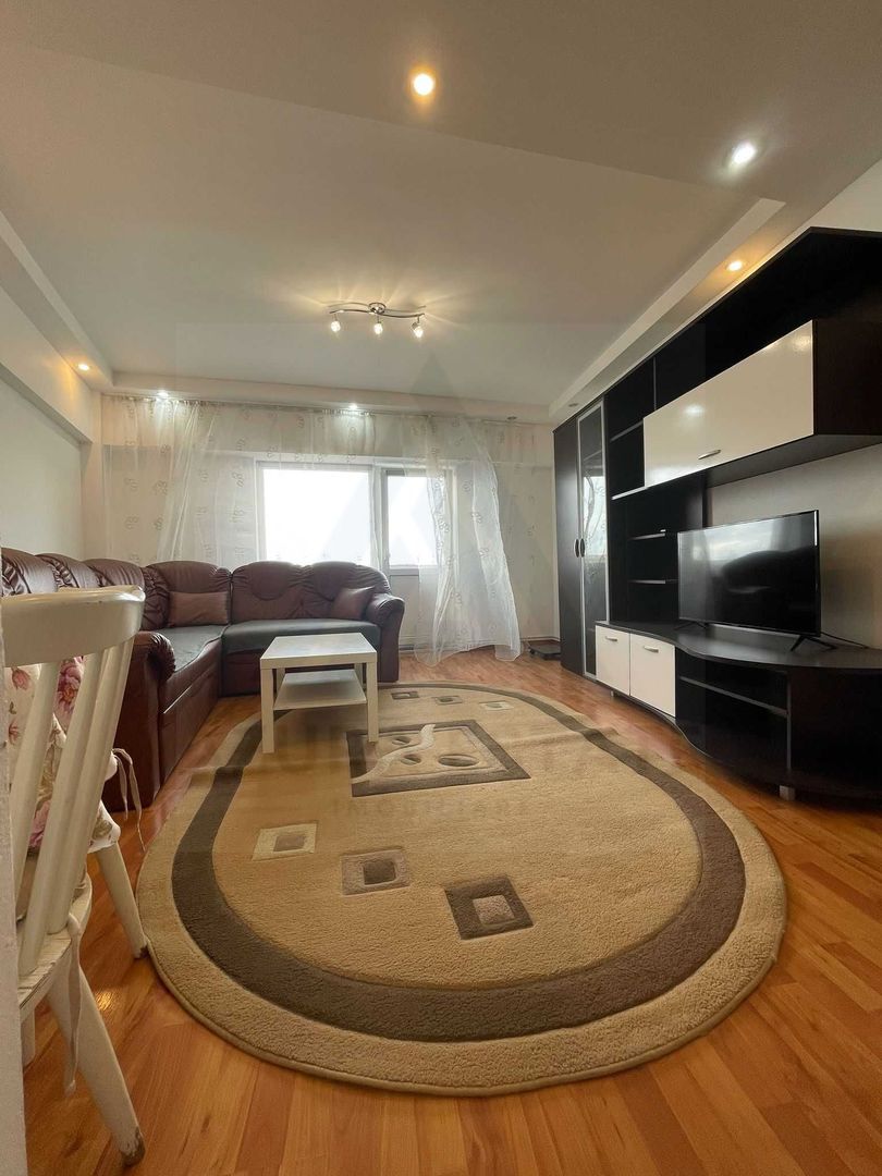 Apartament 3 camere de inchiriat - Poză 1