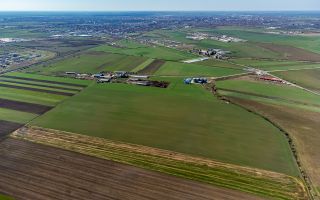 Teren intravilan cu acces la Drum Județean DJ 709 - 275200 mp - Poză 7