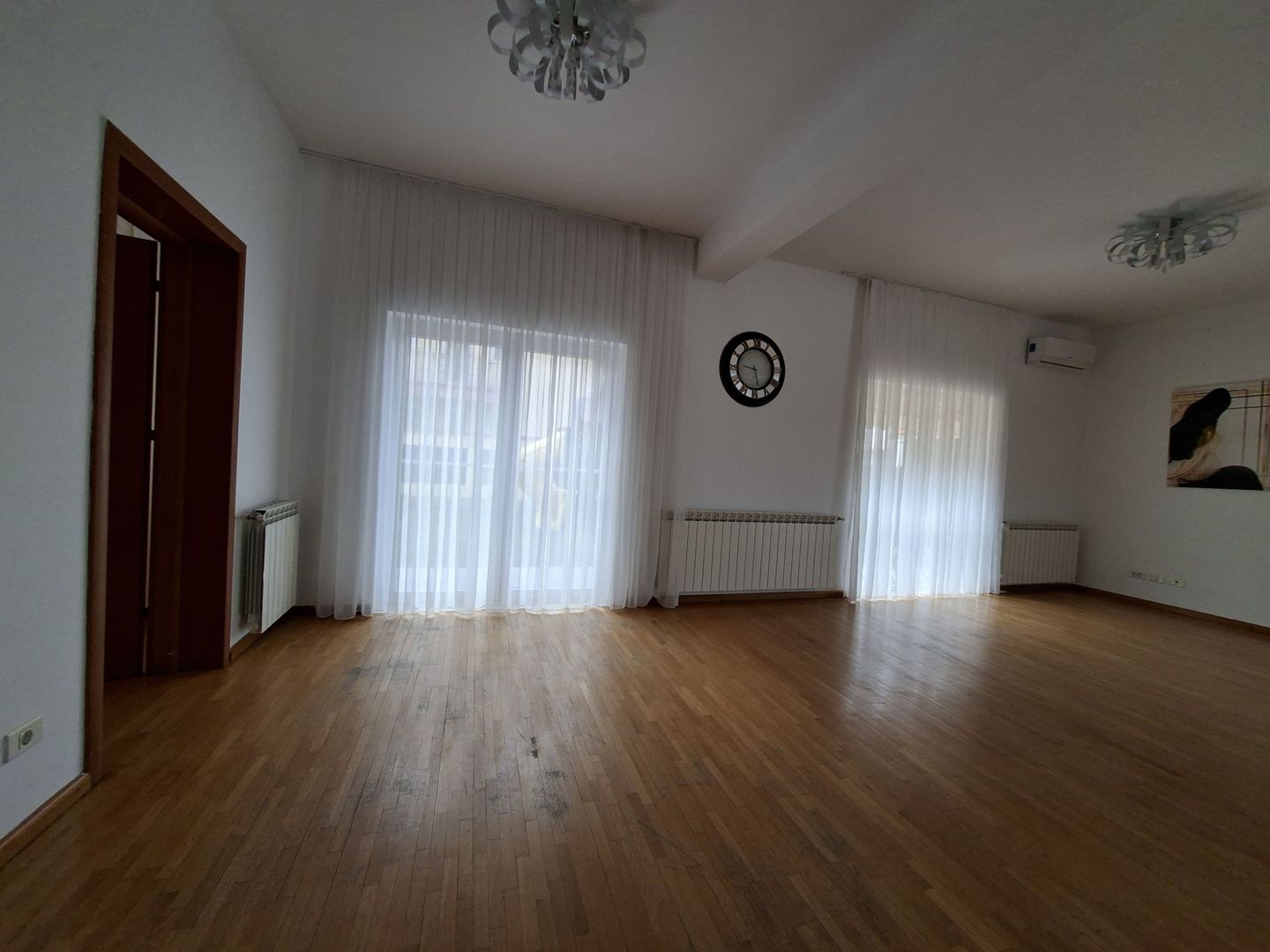 Vilă luminoasă I Gradina mare si loc de joacă privat I Iancu Nicolae - Poză 7