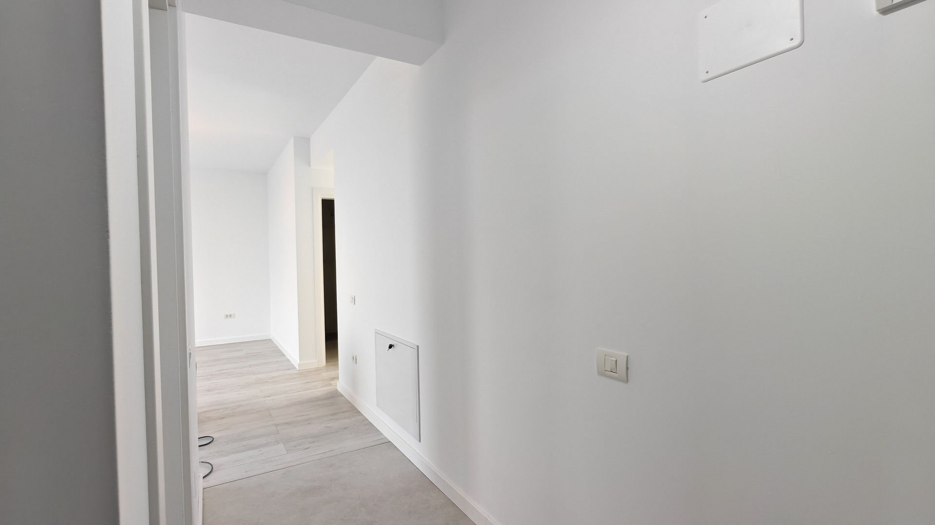 Apartament cu 2 camere de vânzare Tunari - Poză 4