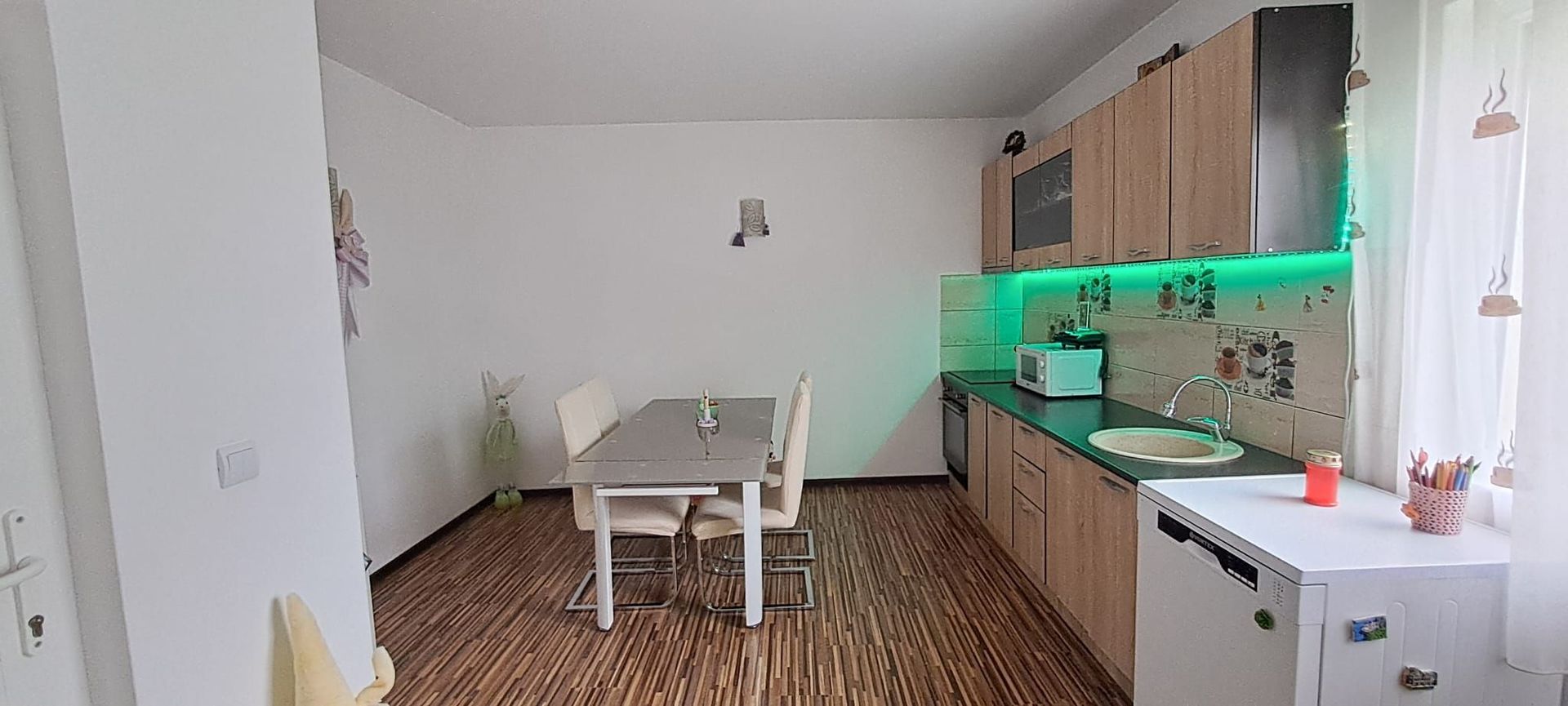 Floresti - Stoenesti, Jud. Giurgiu, vila + garaj + beci, teren 1400 mp - Poză 7