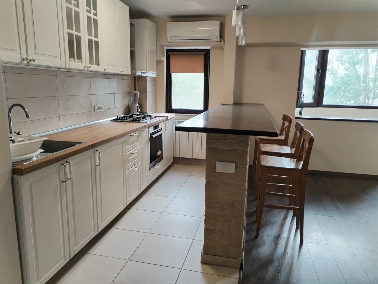 Închiriez garsonieră Piața Muncii - Decebal, spațioasă, openspace - Poză 7