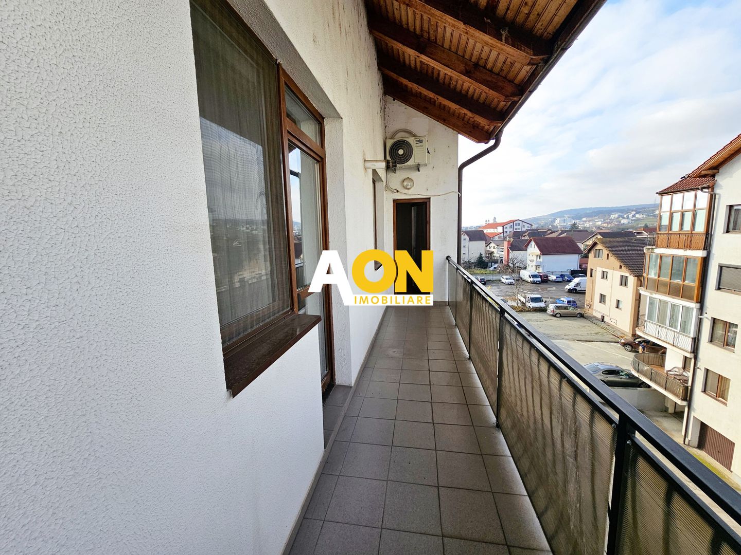 Apartament 4 camere, 3 bai, 137 mp utili, cu garaj, Cetate, zona Piata - Poză 4