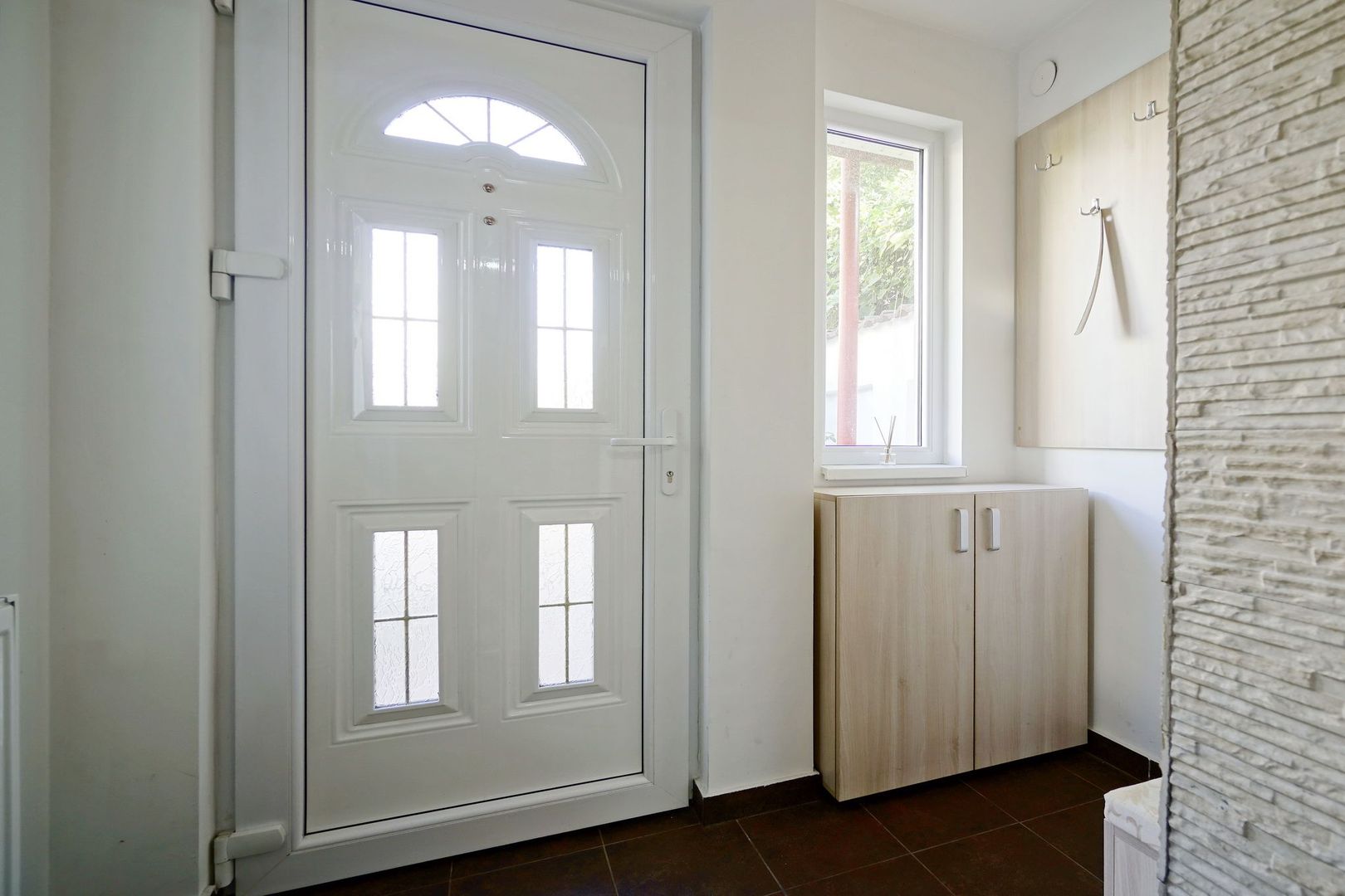 Ideal gradinita P+2, 8 cam, 6 dormt 6 bai, 3 garaje teren 650 mp, - Poză 14