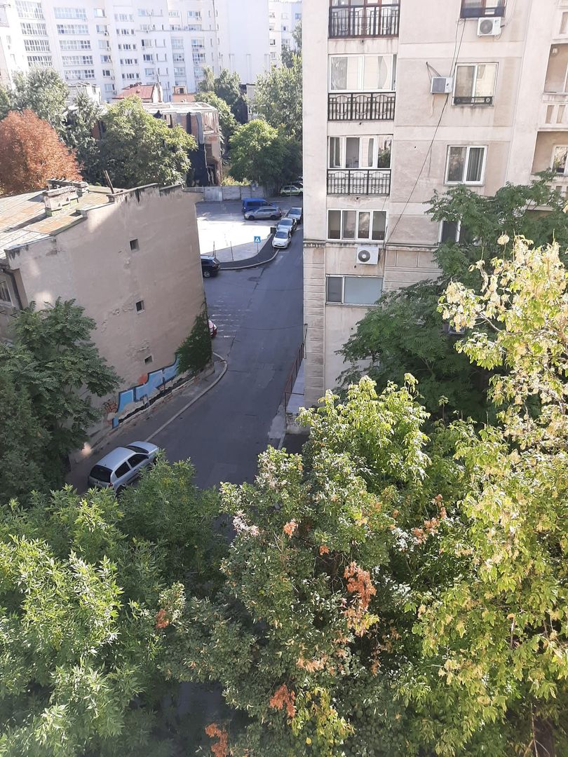 GARSONIERA NATIUNILE UNITE - BUCATARIE INCHISA, MOBILAT/ UTILAT MODERN - Poză 7