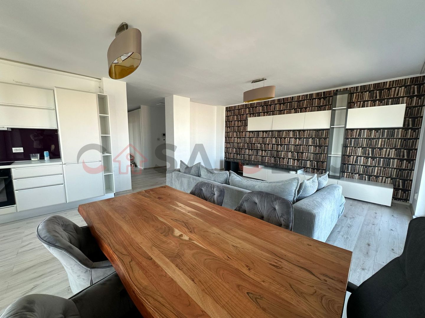 Apartament de lux, cu terasă generoasă – confort și rafinament în Gheorgheni - Poză 2