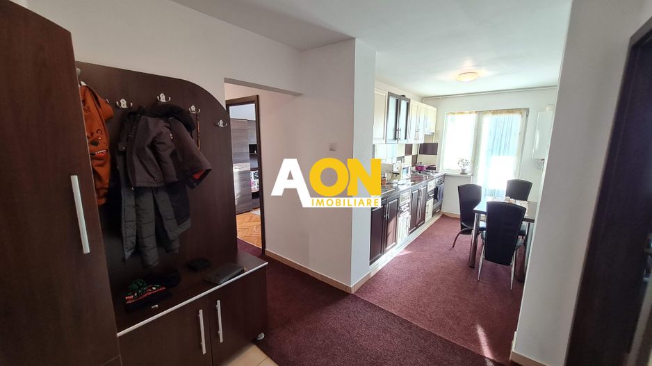 Apartament 3 Camere, Decomandat, 69 mp + balcon, Etaj 4, Zona Cetate - Poză 2