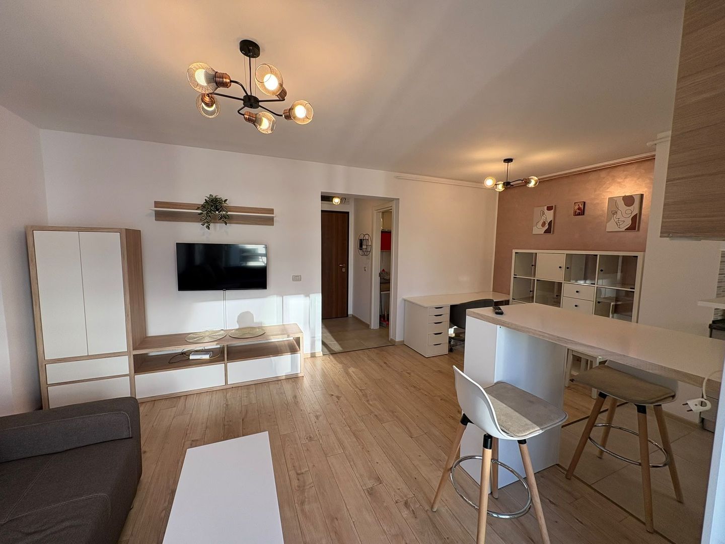 Apartament 2 camere 900 M de Coressi etaj 6/8 - Poză 5