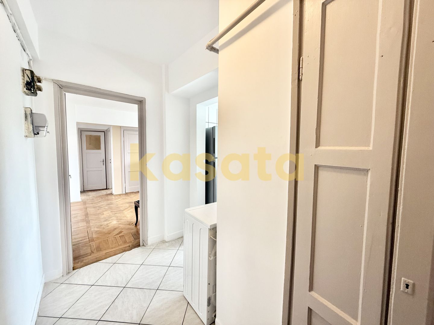 De vanzare apartament cu 2 camere utracentral - 5 minute de Cismigiu - Poză 12