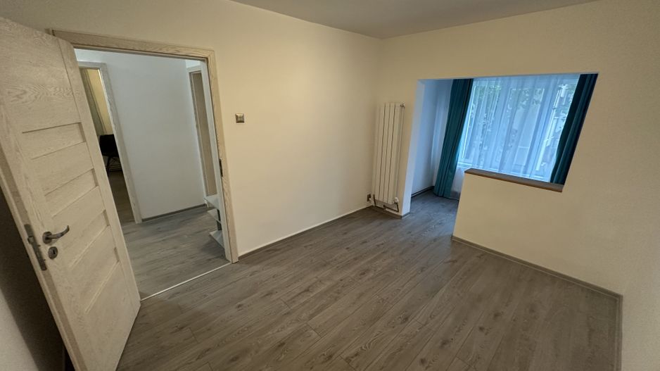 Apartament 3 camere  renovat in zona Lipovei - Poză 14