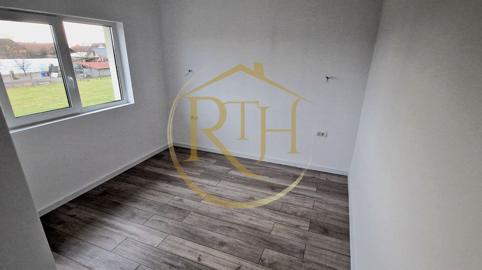 Duplex de vanzare cu 4 camere,2 bai,250 mp teren-Mosnita Veche zona Centrala. - Poză 12