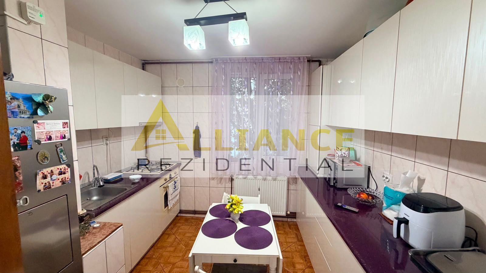 Metrou Aparatorii Patriei ~ Apartament 3 camere decomandat - Poză 9