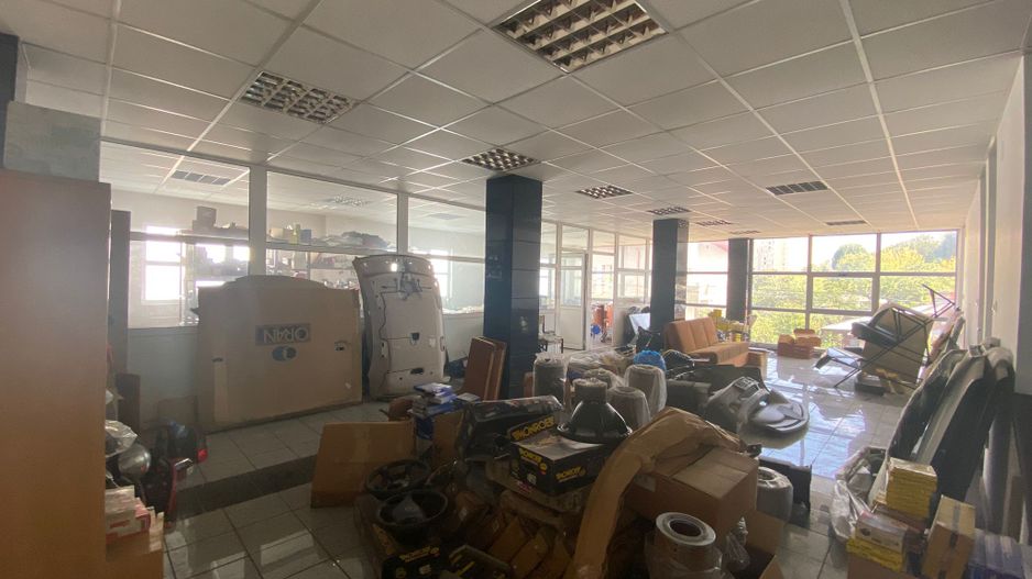 Casă / Vilă, și service cu spații de birouri, de vânzare în sector 4 - Poză 3