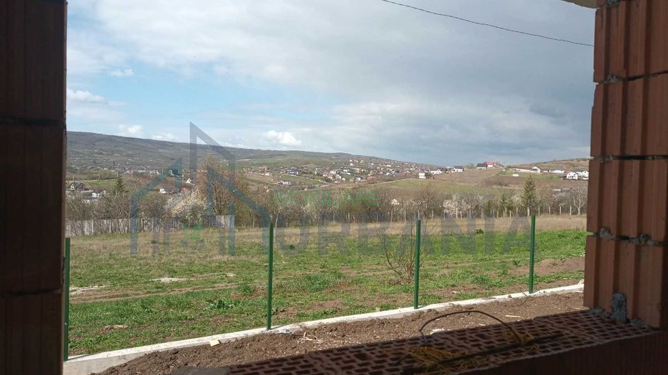 Casă modernă de vânzare în Chicerea, Tomești | 4 camere, 3 băi | 139 mp - Poză 6