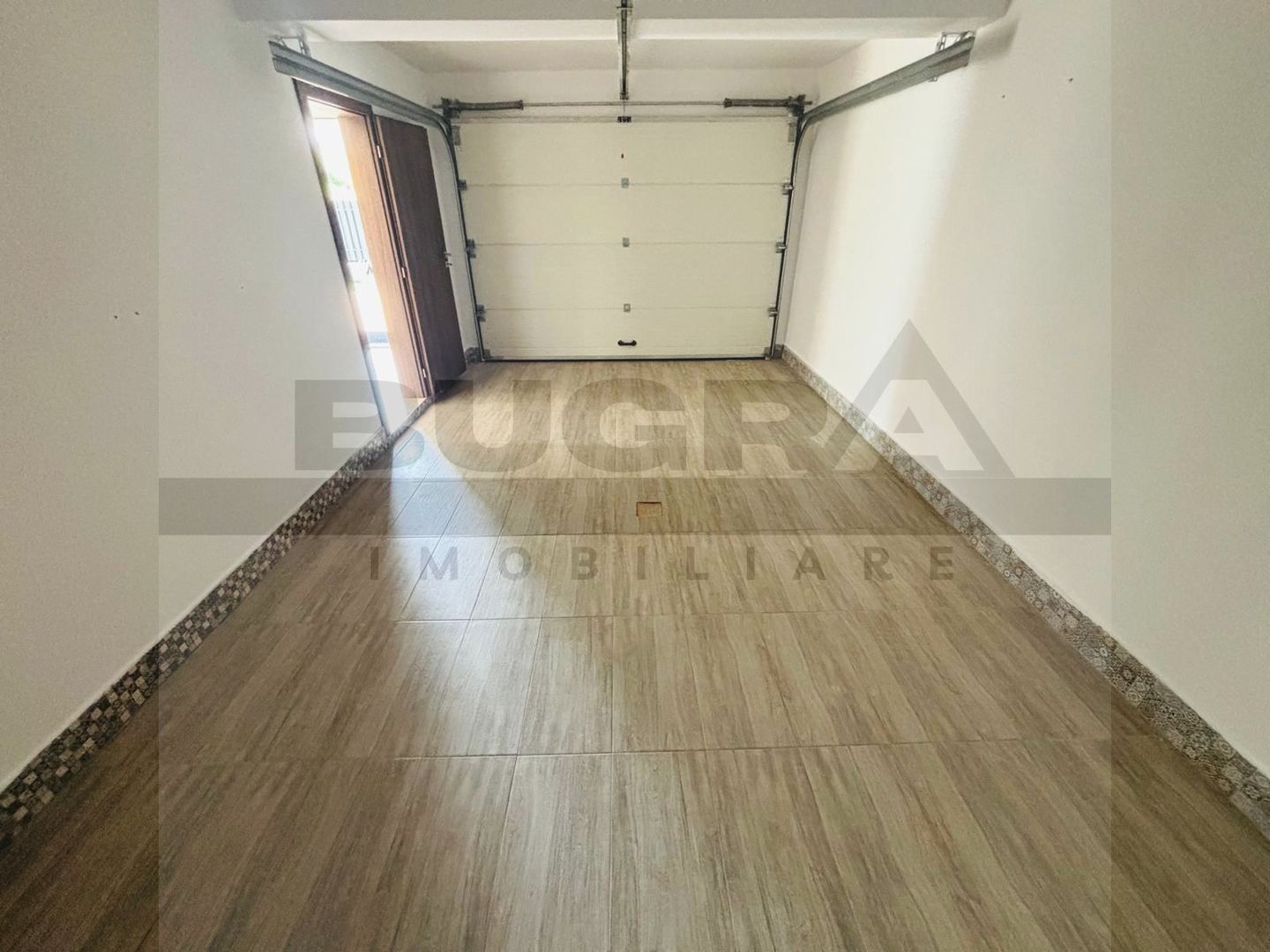 Duplex 5 camere - 228 mp, 255 teren, garaj, zona E. Ionesco - Poză 15