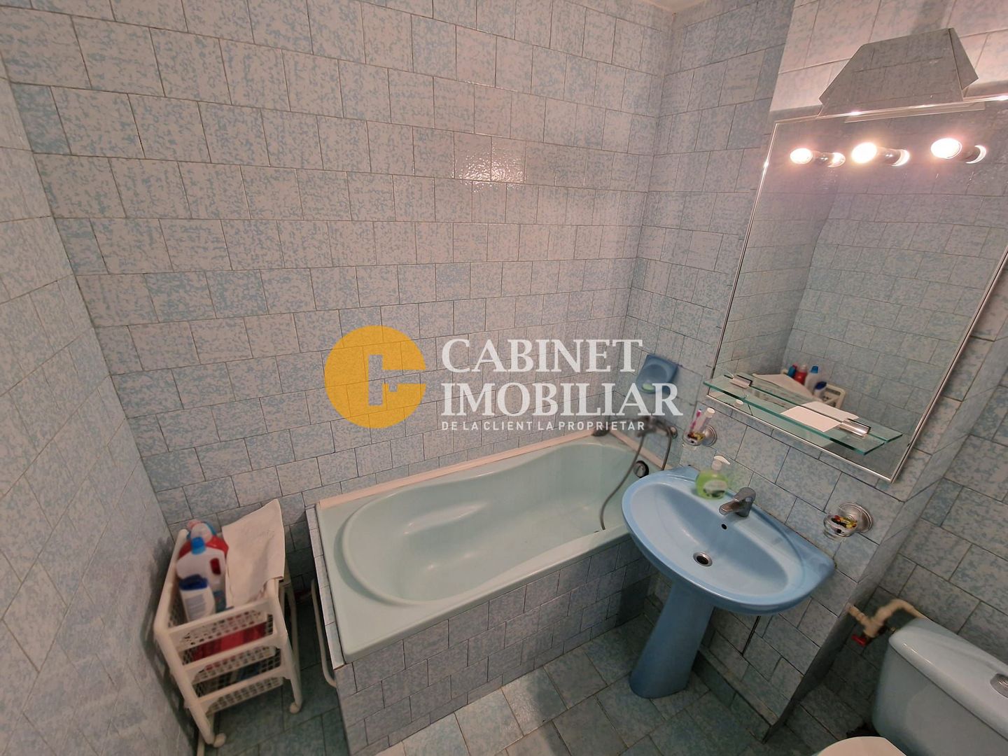 GARA - ARCU - 3 CAMERE DECOMANDAT - ETAJ INTERMEDIAR - BOXĂ + LOC DE PARCARE - Poză 9