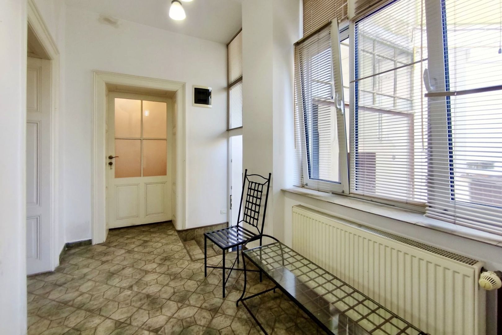 Apartament 4 camere, 132 mp, parter inalt, Piata Catedralei - Poză 4