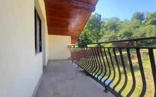 Vilă P+M cu teren de 4.200 mp + Garaj - Onești - Poză 20