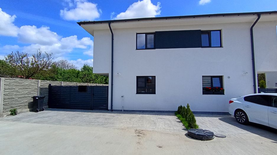 Sanandrei, Duplex pe Etaj, Drum Asflatat, Bucatarie Separata - Poză 3