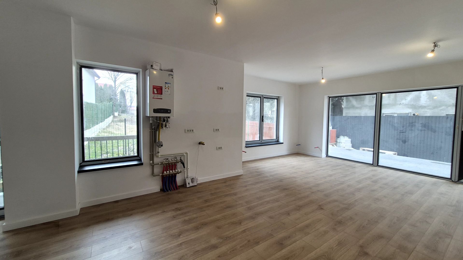 Apartament cu 2 camere 48,90 mp + 21,90 mp terasele + loc de parcare - Busteni - Poză 4