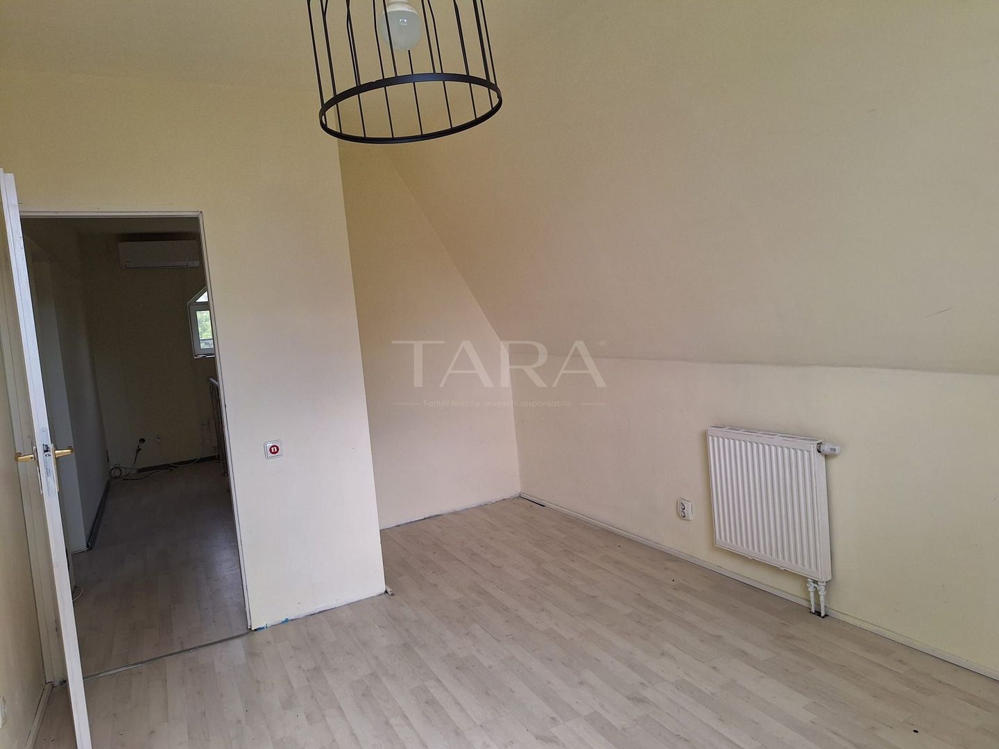 Casa de vanzare cu 6 camere in cartierul Andrei Muresanu - Poză 15