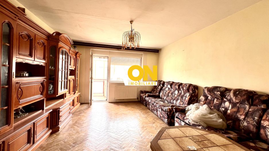 Apartament 3 Camere | DECOMANDAT | 71 mp | Zona Cetate - Poză 1