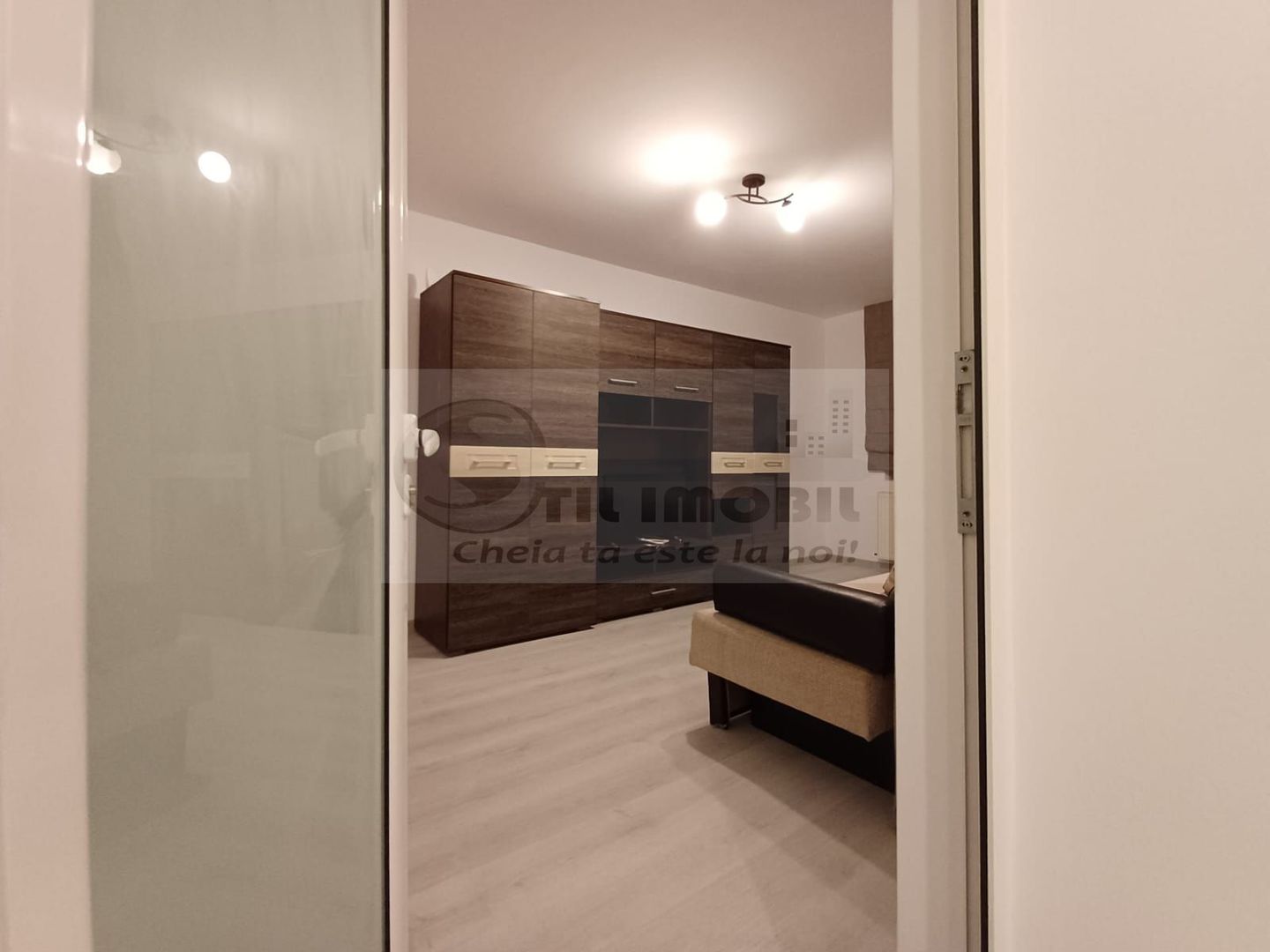 Apartament 3 camere Decomndat RENOVAT–  vis-a-vis de Palas Mall - Poză 8