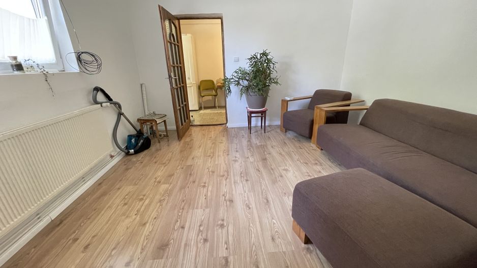 Casă la curte comuna în zona Balcescu - Poză 8