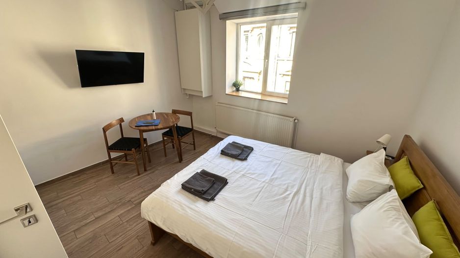 De vanzare 2 camere zona Ultracentral/Str.Lipscani/Centrala Proprie - Poză 1