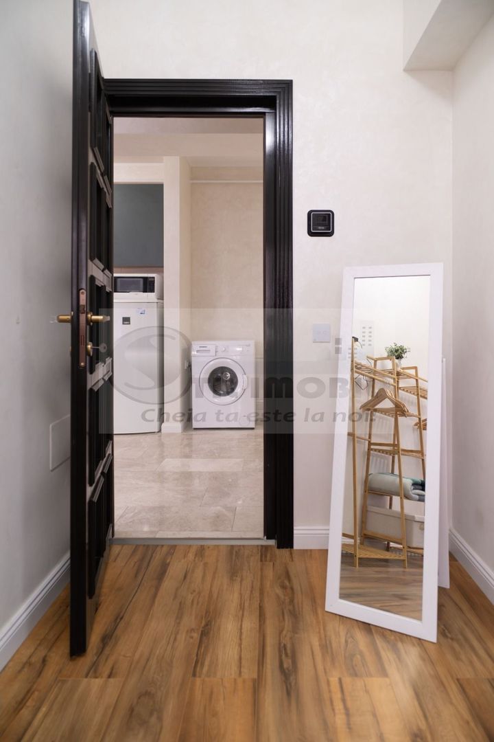 2 cam SD Royal Town, 56 mp, 2 balcoane, parcare, mobilat ,169.000 € - Poză 16