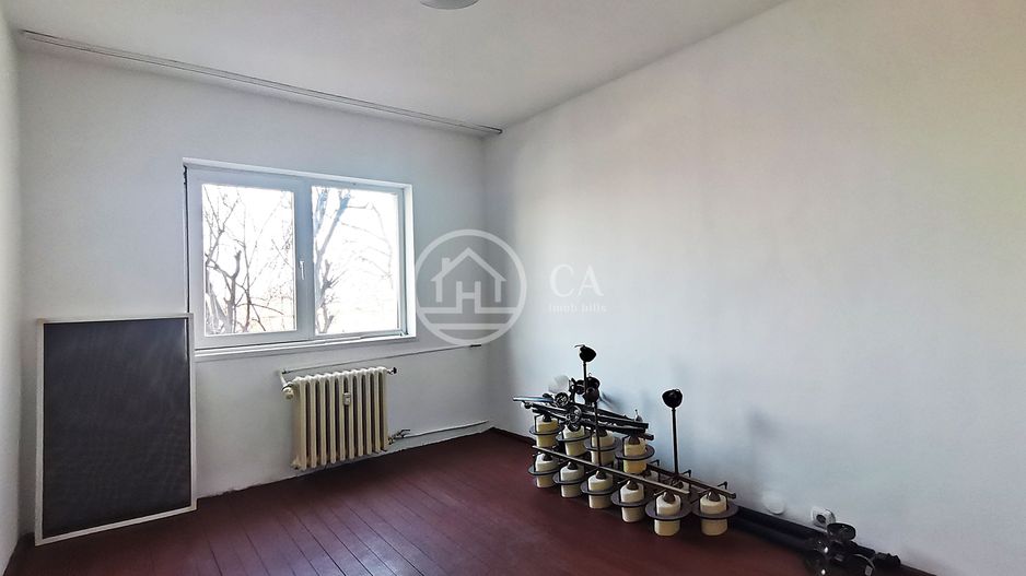 Apartament de vânzare cu 3 camere în zona Iosia , Oradea - Poză 2