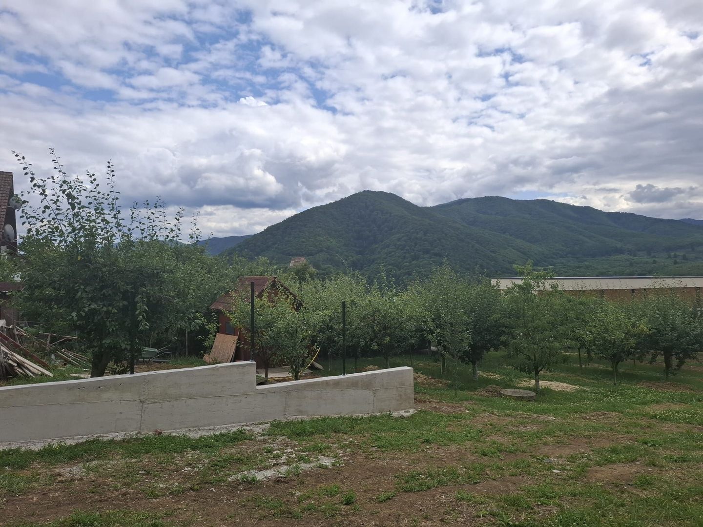 Teren intravilan-constructii în Cisnădioara - Apfel House – 940 mp - Poză 2