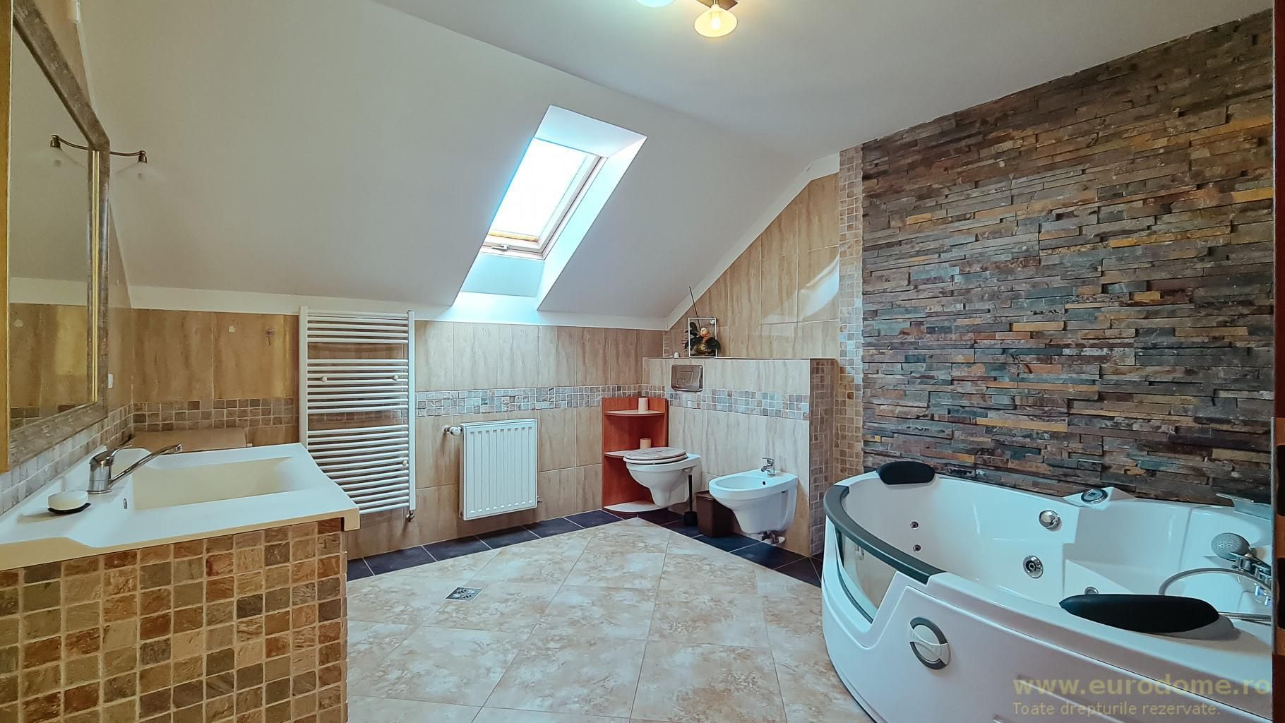 Casă nouă, intrare Stupini - Poză 21