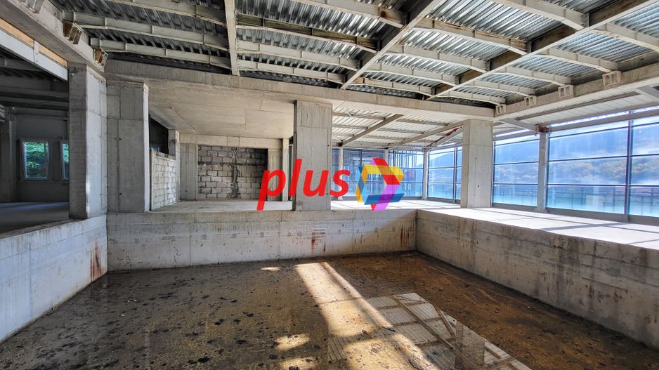 Clădire mixta -3600 mp - Poză 28