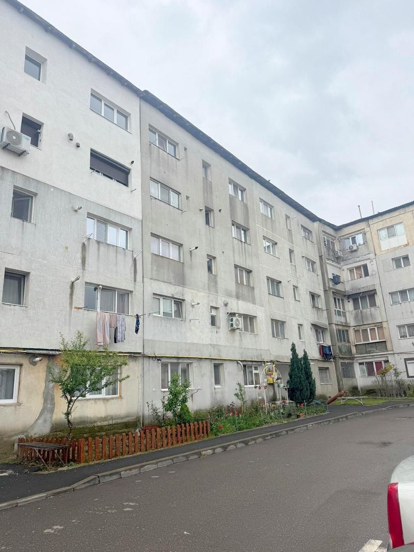 Apartament cu 2 camere - vanzare - Marasesti, jud. Vrancea - Poză 1