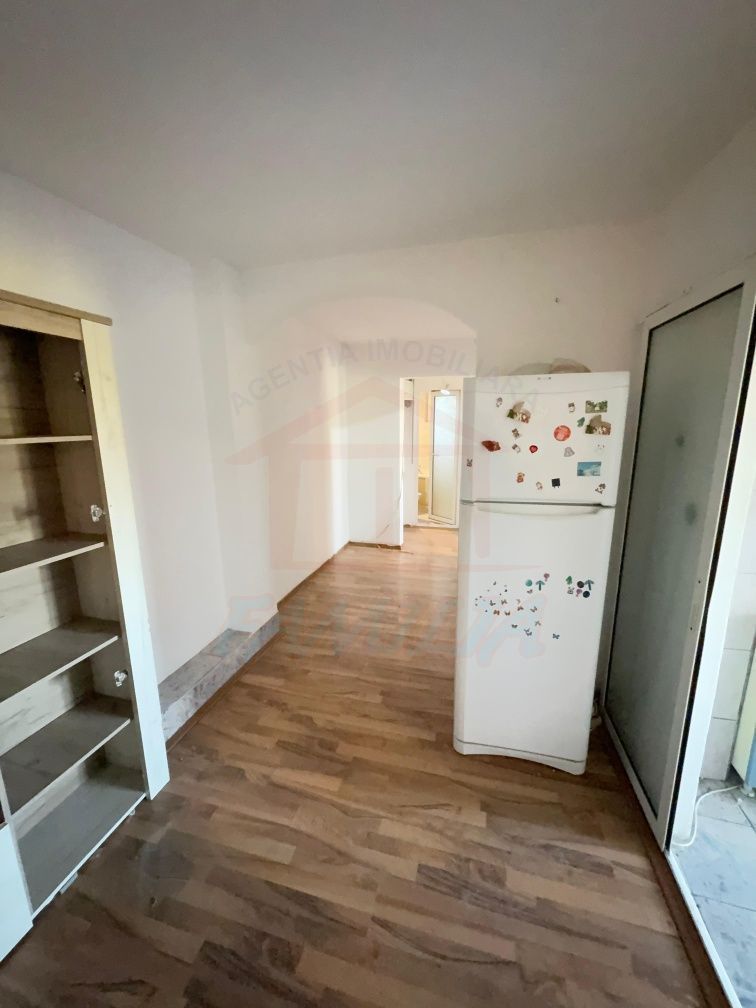 Vanzare apartament 3 camere, Micro 16, 57 mp, 60.000 EURO - Poză 2