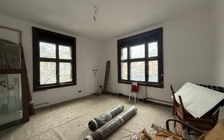 Apartament boieresc partial renovat - Poză 7
