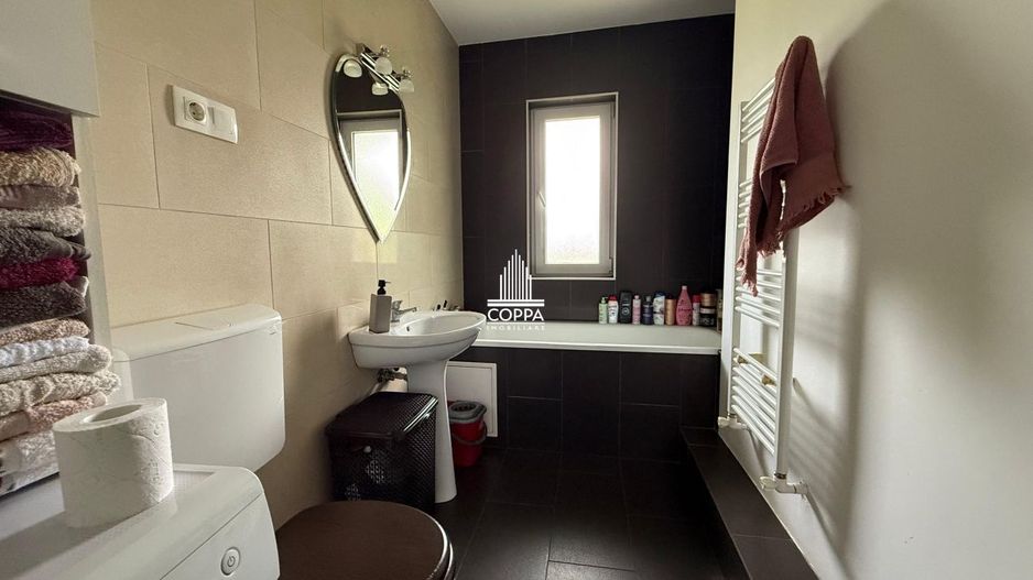 Apartament de vânzare 3 camere strada Rozelor - Poză 4