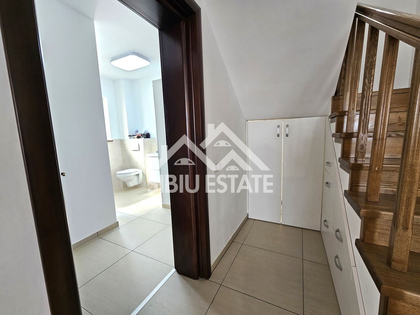 Casa generoasa 5 dormitoare, pivnita, mansarda hobby - Poză 22