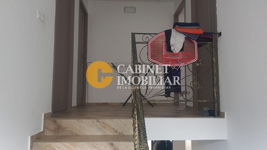 Casa 200MP UTILI 900 TEREN REDIU + Garaj + Beci  + PANOURI SOLARE - Poză 3